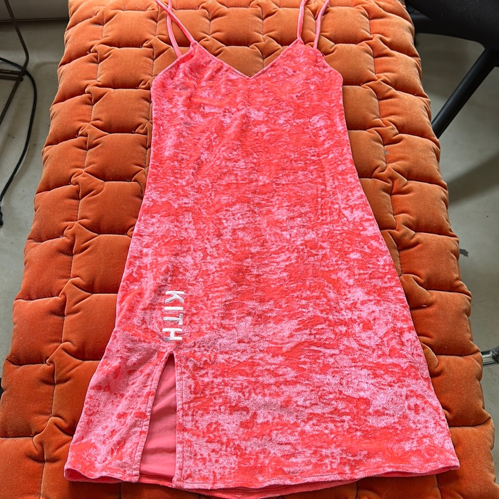 Velvety Kith , short dress with slit on side